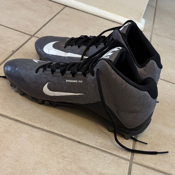 Nike Alpha Black and Gray soccer cleats - Picture 2 of 4